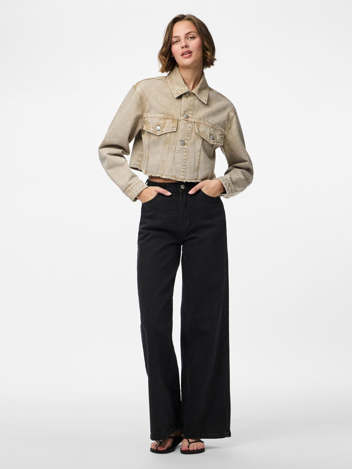 model_shot-front_full